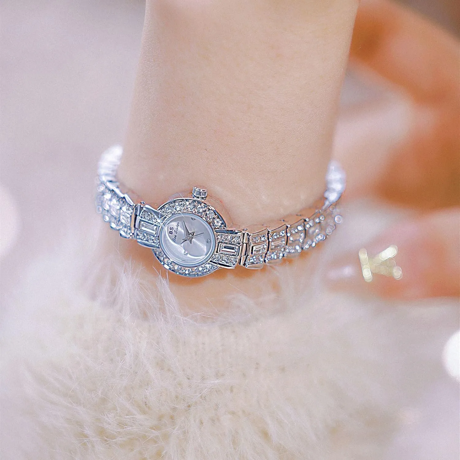 Casual Diamond Rhinestone Gold Silver Analog Watch Thin Bracelet Watch Quartz Elegant Ladies Watch enroll memo promotion pound CARLIEN Women's Luxury 