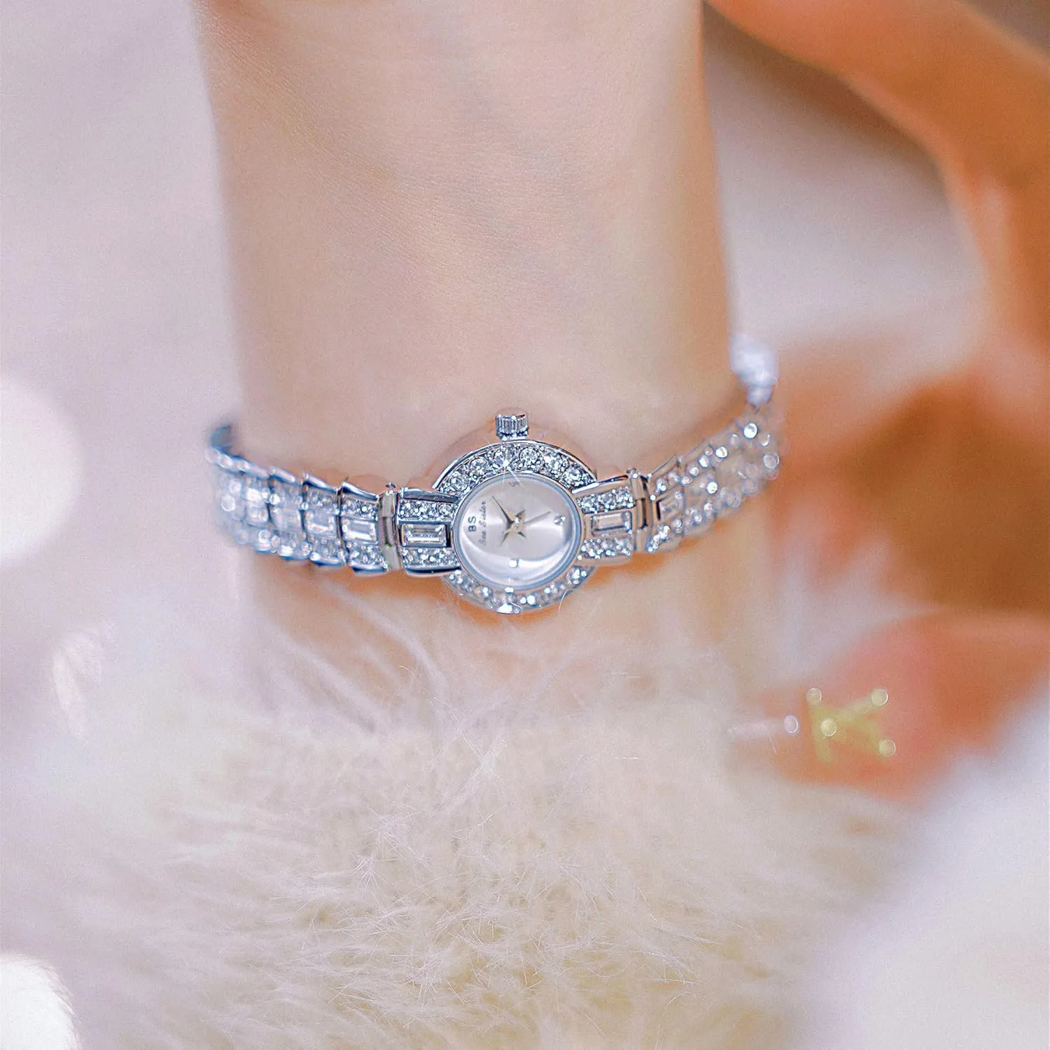 Casual Diamond Rhinestone Gold Silver Analog Watch Thin Bracelet Watch Quartz Elegant Ladies Watch enroll memo promotion pound CARLIEN Women's Luxury 