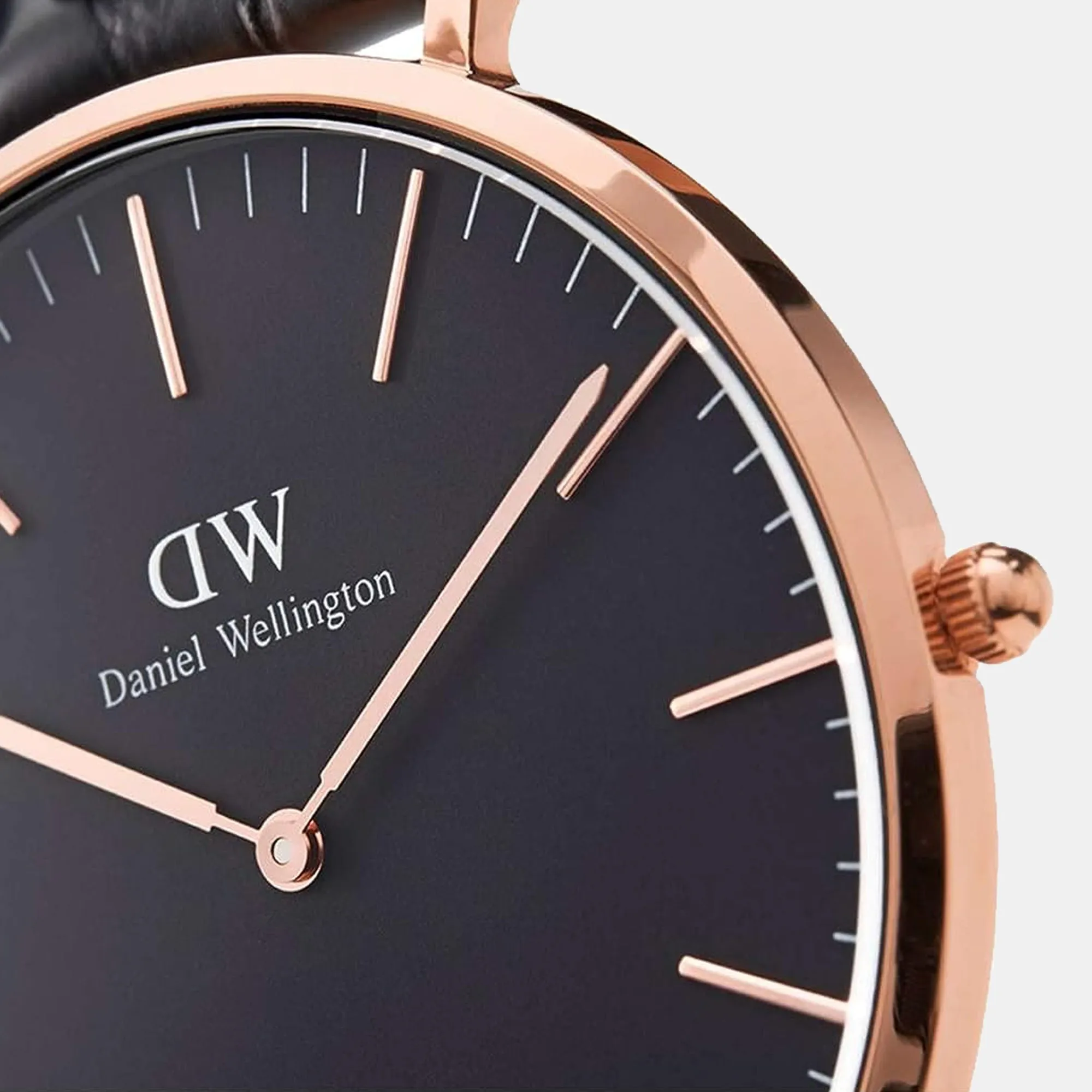 Classic Men's Black Dial Analog Leather Watch DW00100125K