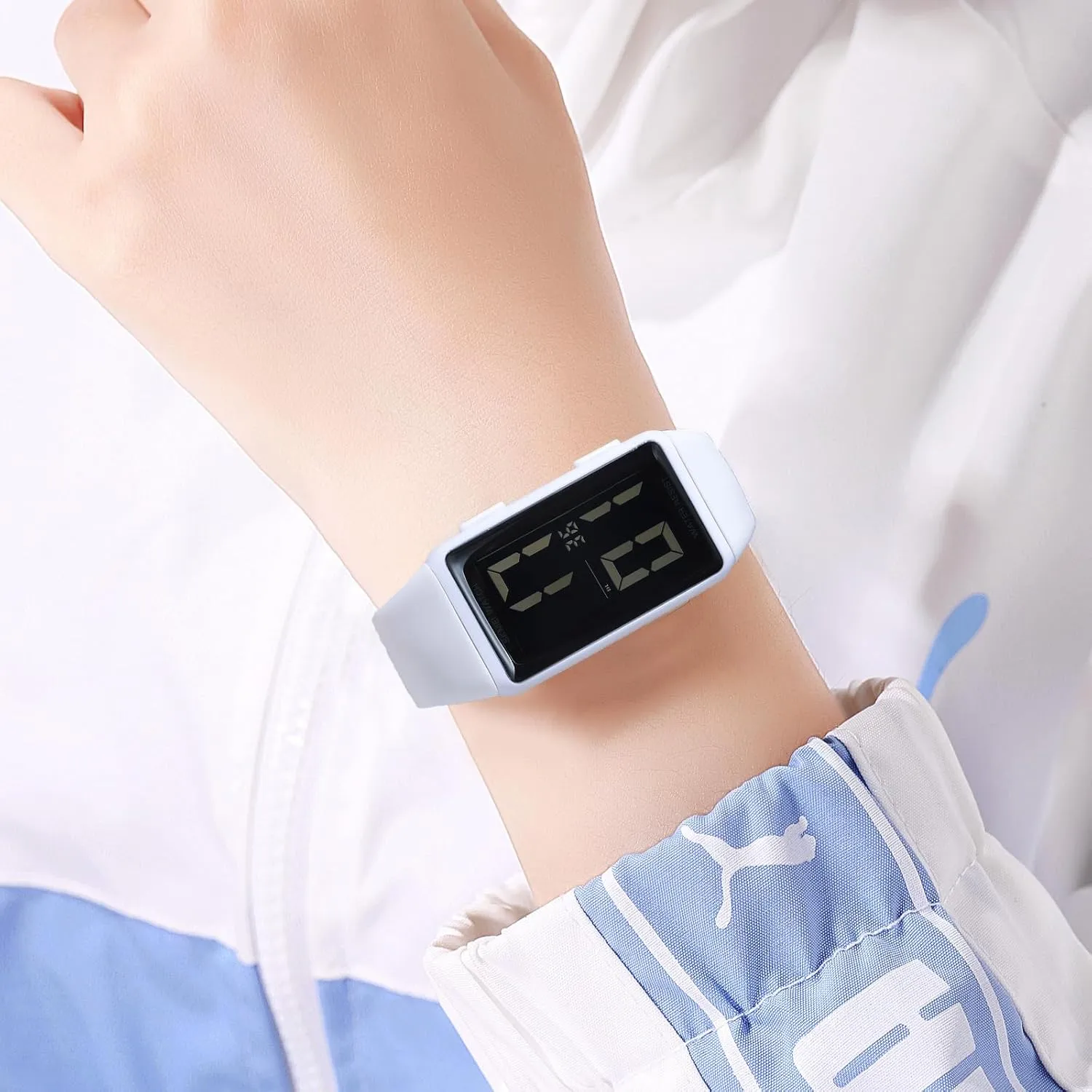 Digital voter contractor fellowship barge Chile Watch Multifunctional Sports Watch Digital Dial Waterproof LED Watch Fashion Minimalist Design Gosasa Square Men's and Women's Leisure Sports 
