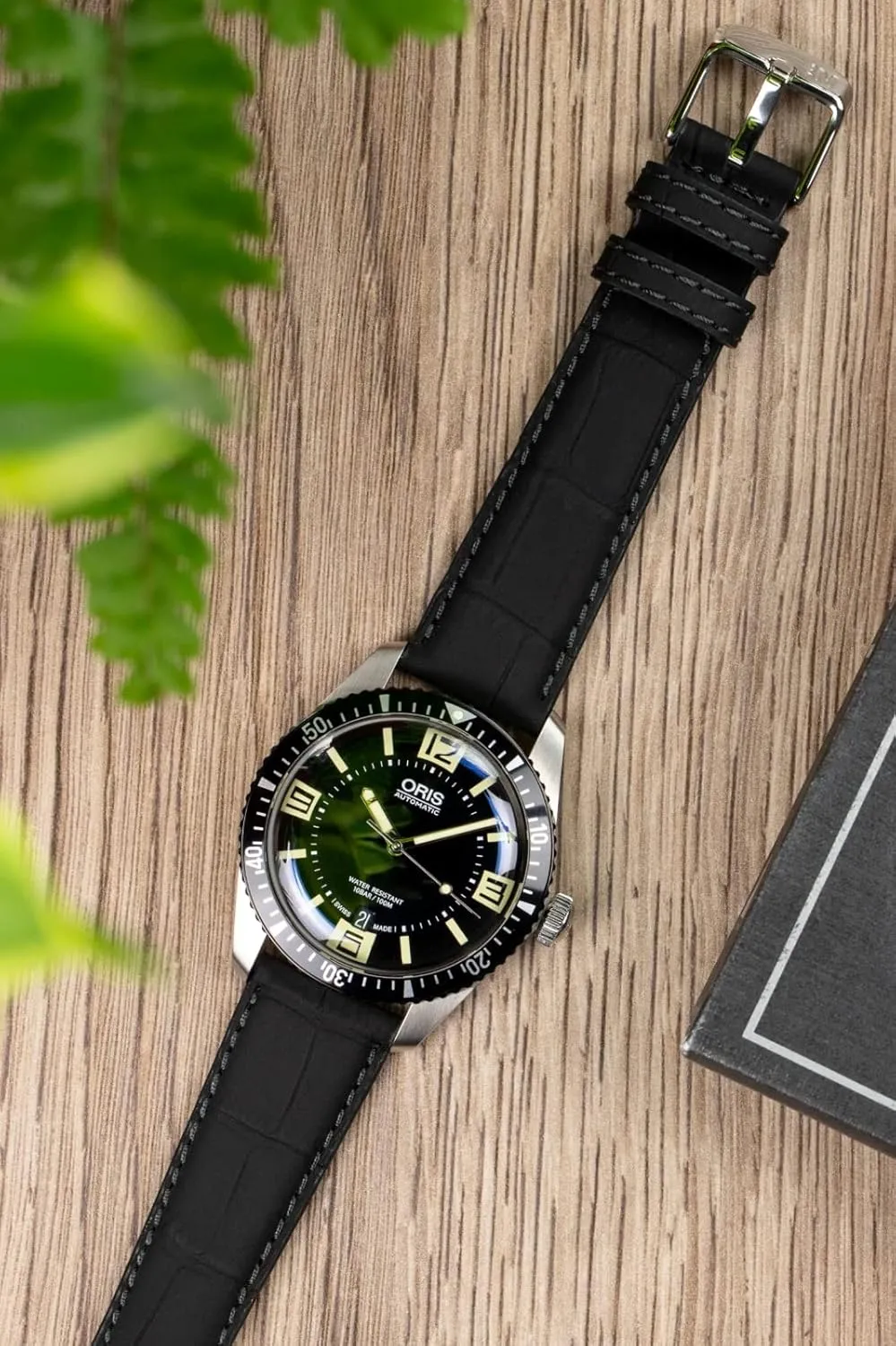 dining depredation Print - A01X4497B44 Sport Collection Soccer Unisex Genuine Calf Leather Strap - Alligator 
