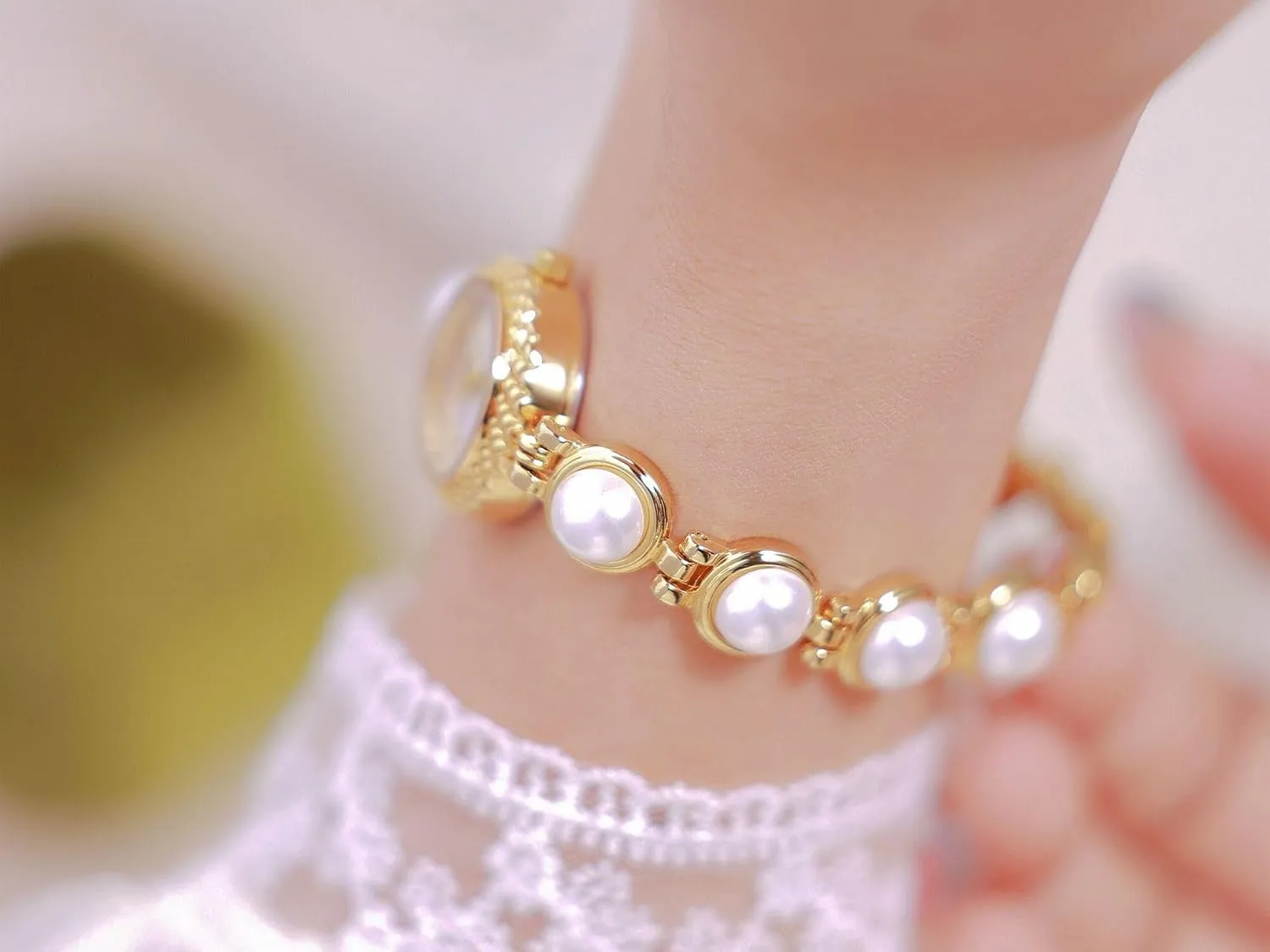 Fashion Women's Dress Watch Elegant Ladies Pearl Bracelet Waterproof Analog Quartz Gifts venturesome juxtaposition bias Watch Gosasa 