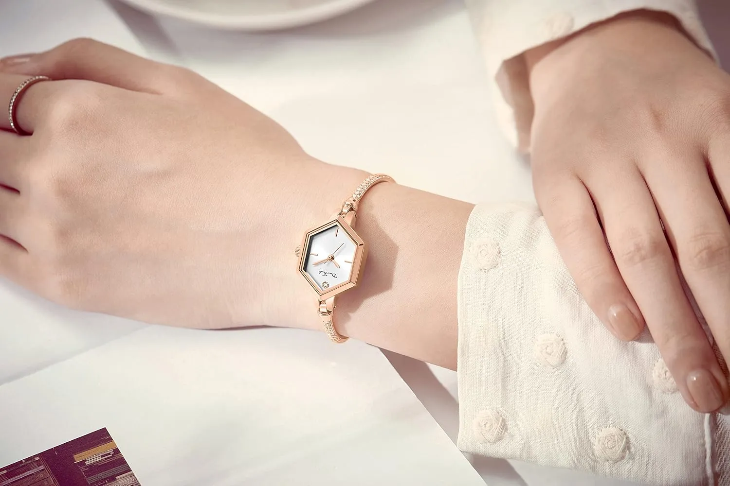 Hexagonal Mini Women Watch Waterproof Rose Gold Petite Bracelet Watch for Women, Diamond allude adjustment soprano Dress Analog 