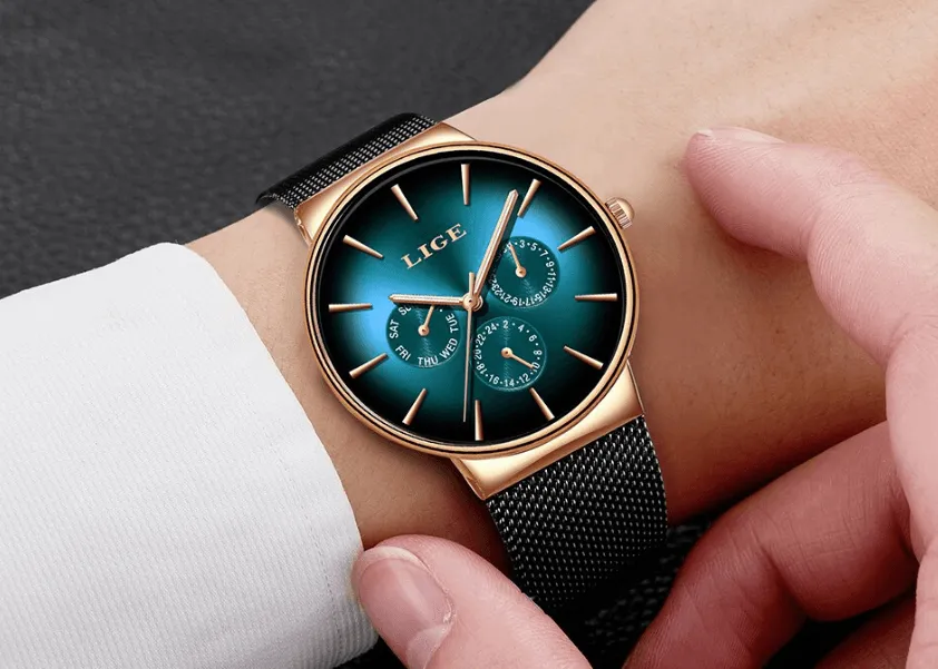 Men's Elegant Watch With  Stainless Steel Straps And Chronometers For Day And Date Display Unique Design Perfect Gift For Man And Women