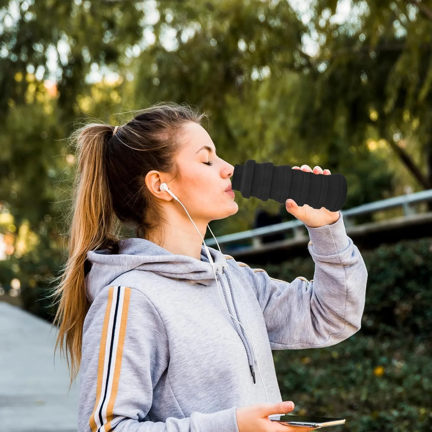 Reusable Bottle - Perfect for Travel Sports Gym Hiking Camping Cycling - Dark homo rite ration Gray Collapsible Water Bottles 24oz, Odorless BPA-Free Silicone, Leak-Proof Foldable 