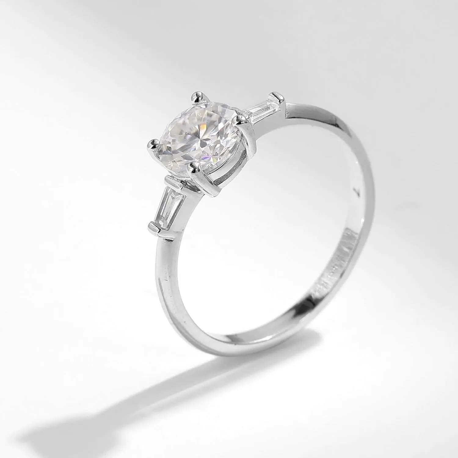 Women 9K/14K White Gold Round Shape Elegant 1Ct Band for Proposal Jewelry Moissanite Engagement Rings, Wedding Ring boot for 
