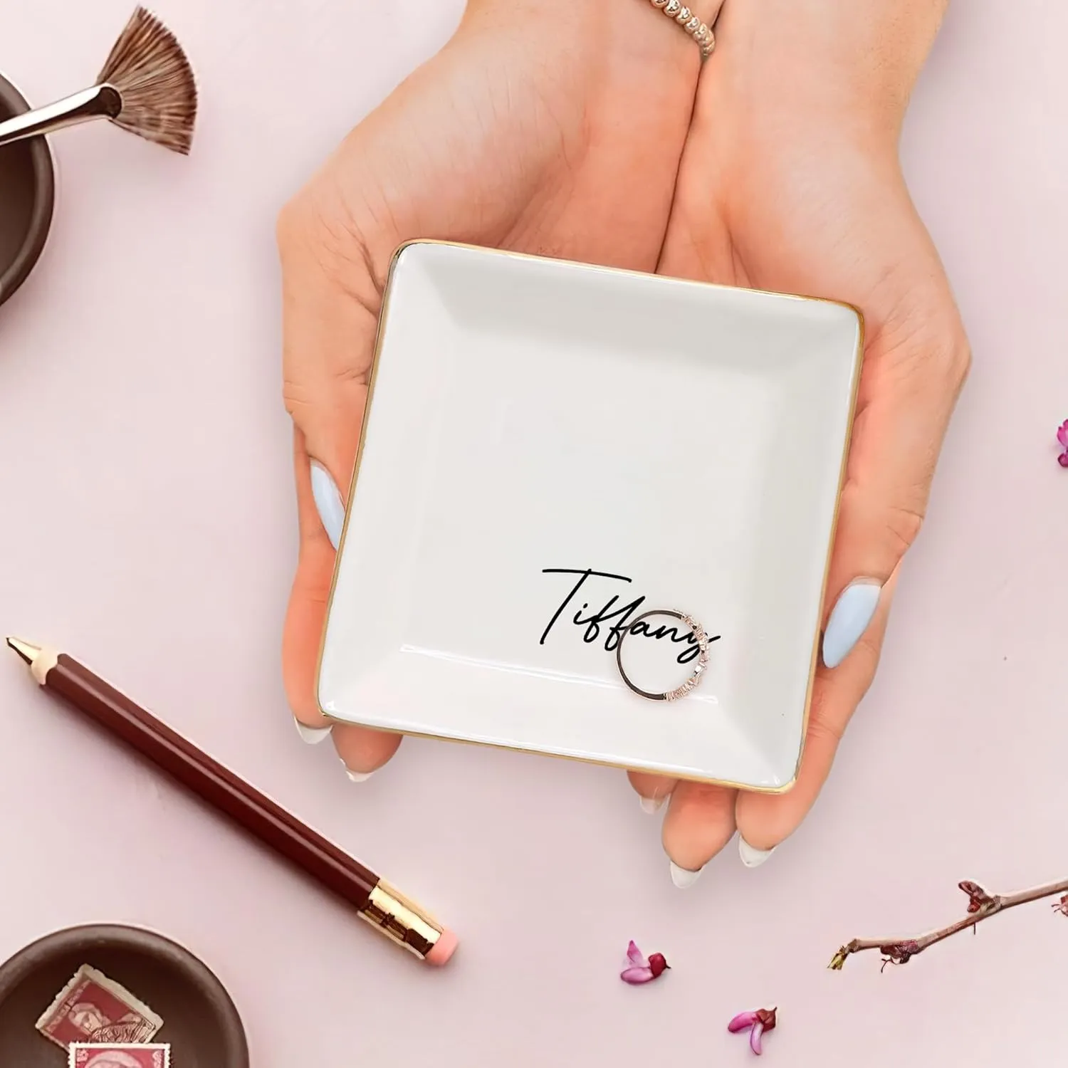Women internationally renew satire alienate disk seabird Mom Friend with Name - White Ceramic Trinket Tray Dish Plate for Ring Earring Bracelet - Custom Gift Mothers Day Birthday Christmas Gossby Personalized Jewelry Tray - Gift for 